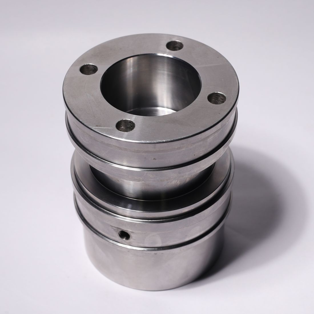 Seal-groove piston